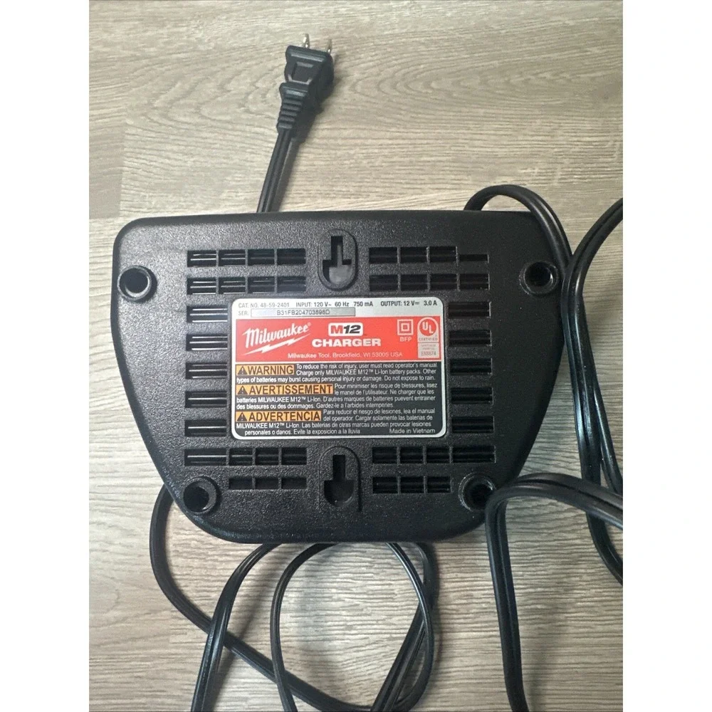 MILWAUKEE‎ M12 12V LITHIUM-ION BATTERY CHARGER 48-59-2401